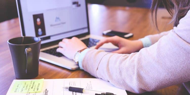 Lancer son site : comment se faire former ?